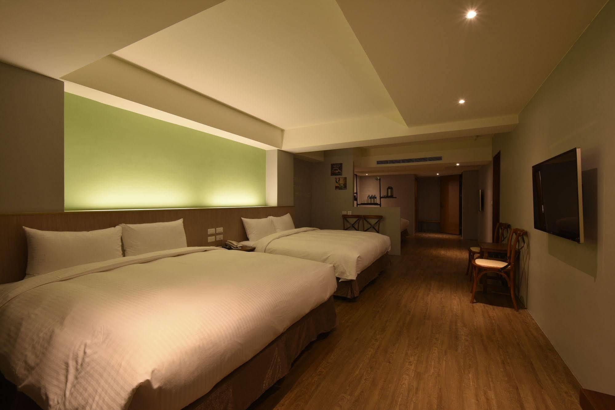 Tourism Inn Tainan Exteriör bild